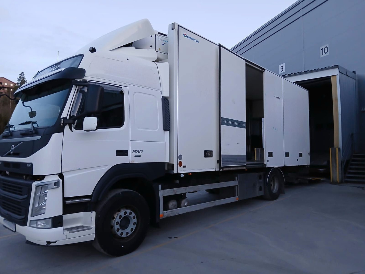 Volvo FM330 / Carrier Supra 850 nordic - Refrigerator truck: picture 1 Volvo FM330 / Carrier Supra 850 nordic - Refrigerator truck: picture 1