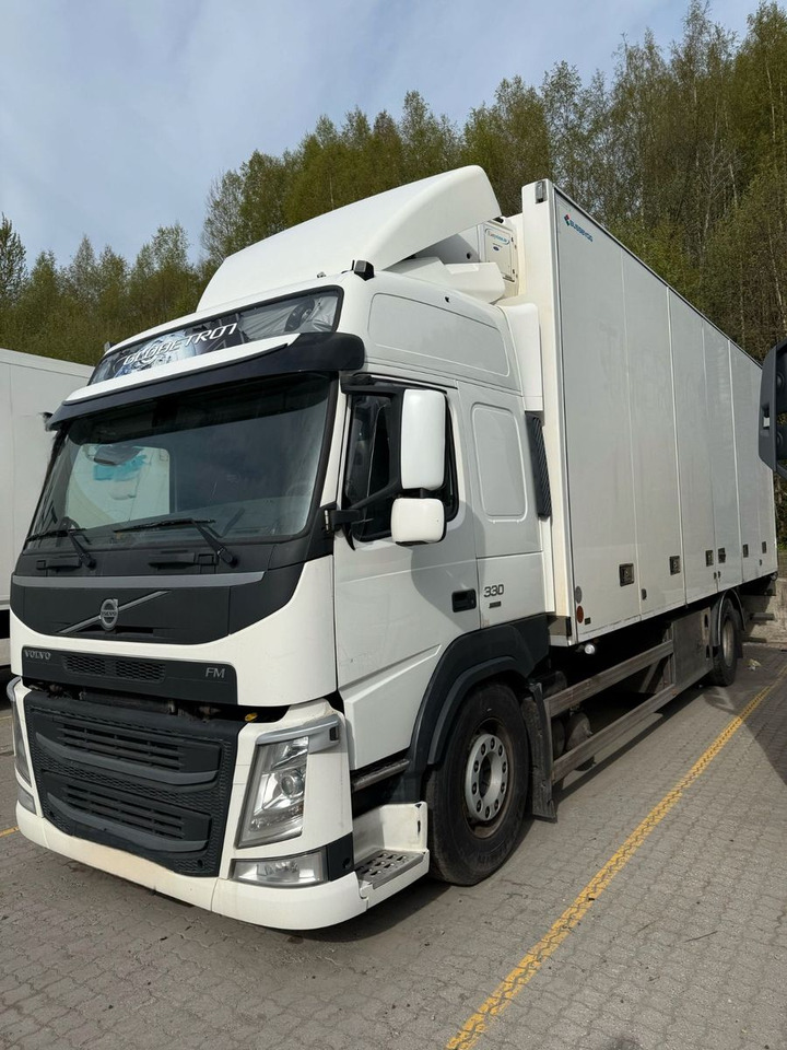 Volvo FM330 / Carrier Supra 850 nordic - Refrigerator truck: picture 3 Volvo FM330 / Carrier Supra 850 nordic - Refrigerator truck: picture 3