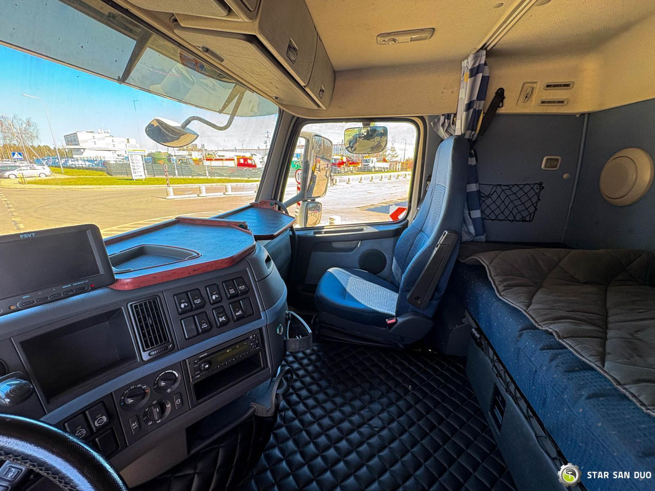 Crane truck : picture 12 Crane truck : picture 12