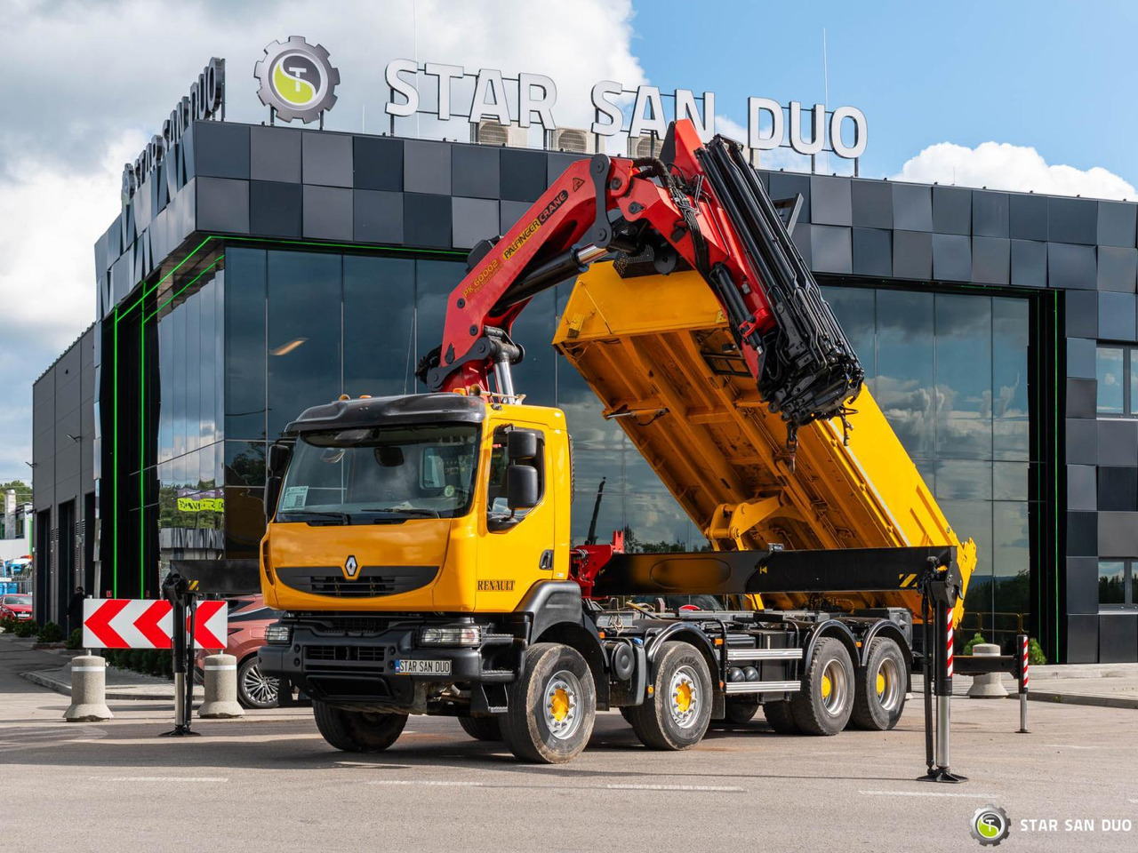 - Crane truck: picture 2 - Crane truck: picture 2