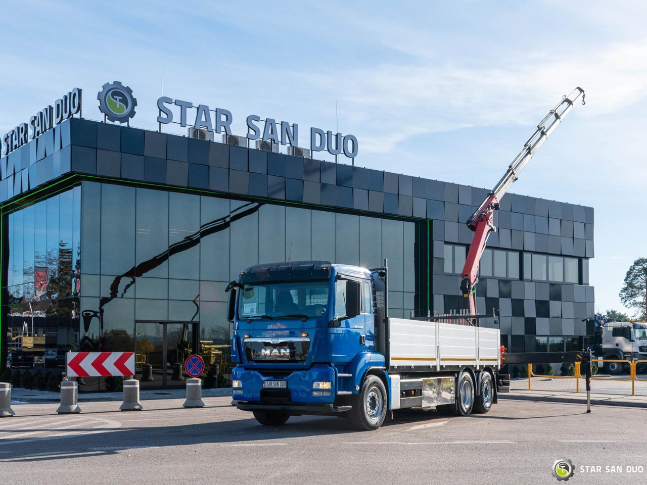 - Crane truck: picture 1 - Crane truck: picture 1