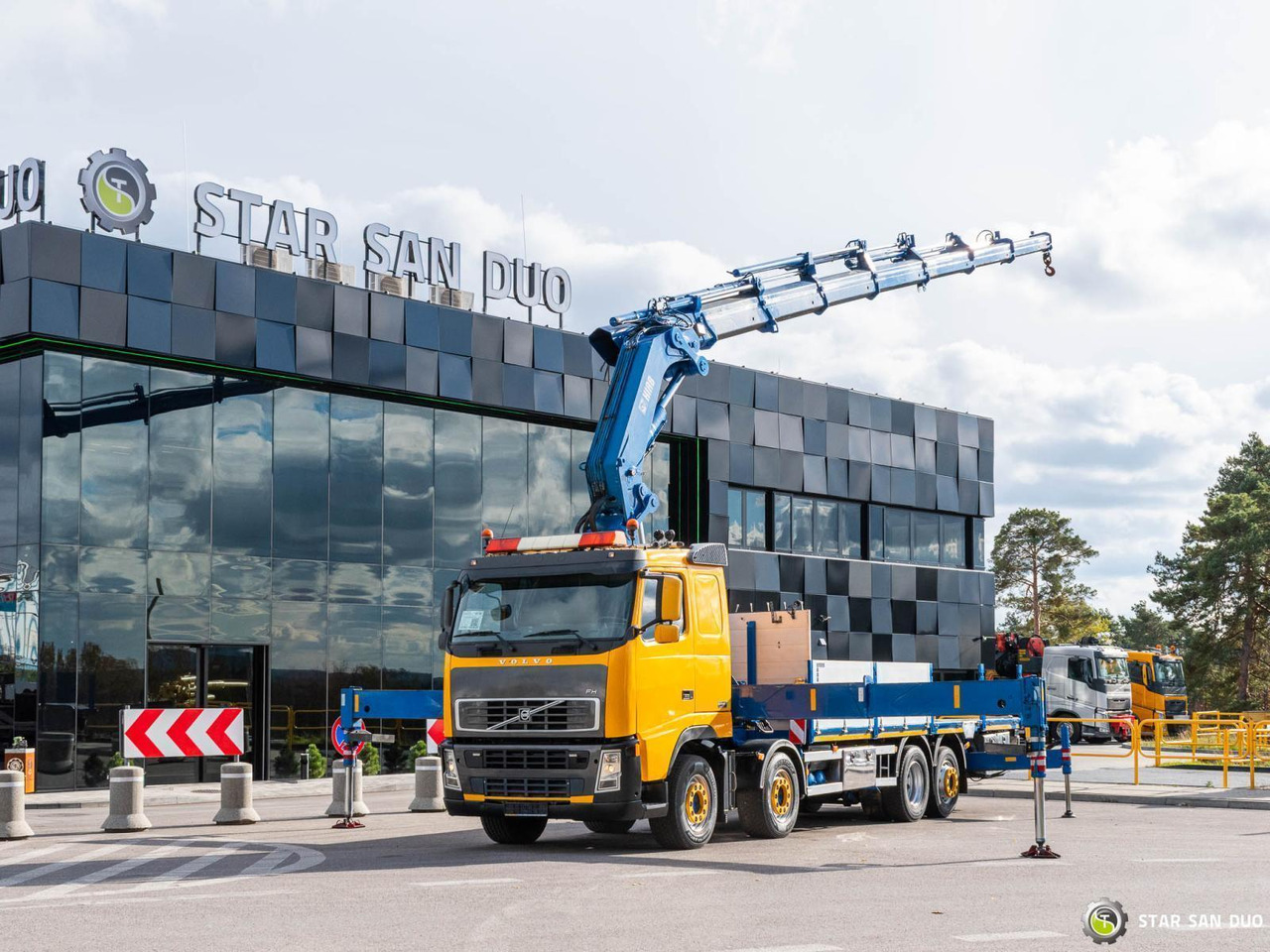 - Crane truck: picture 1 - Crane truck: picture 1