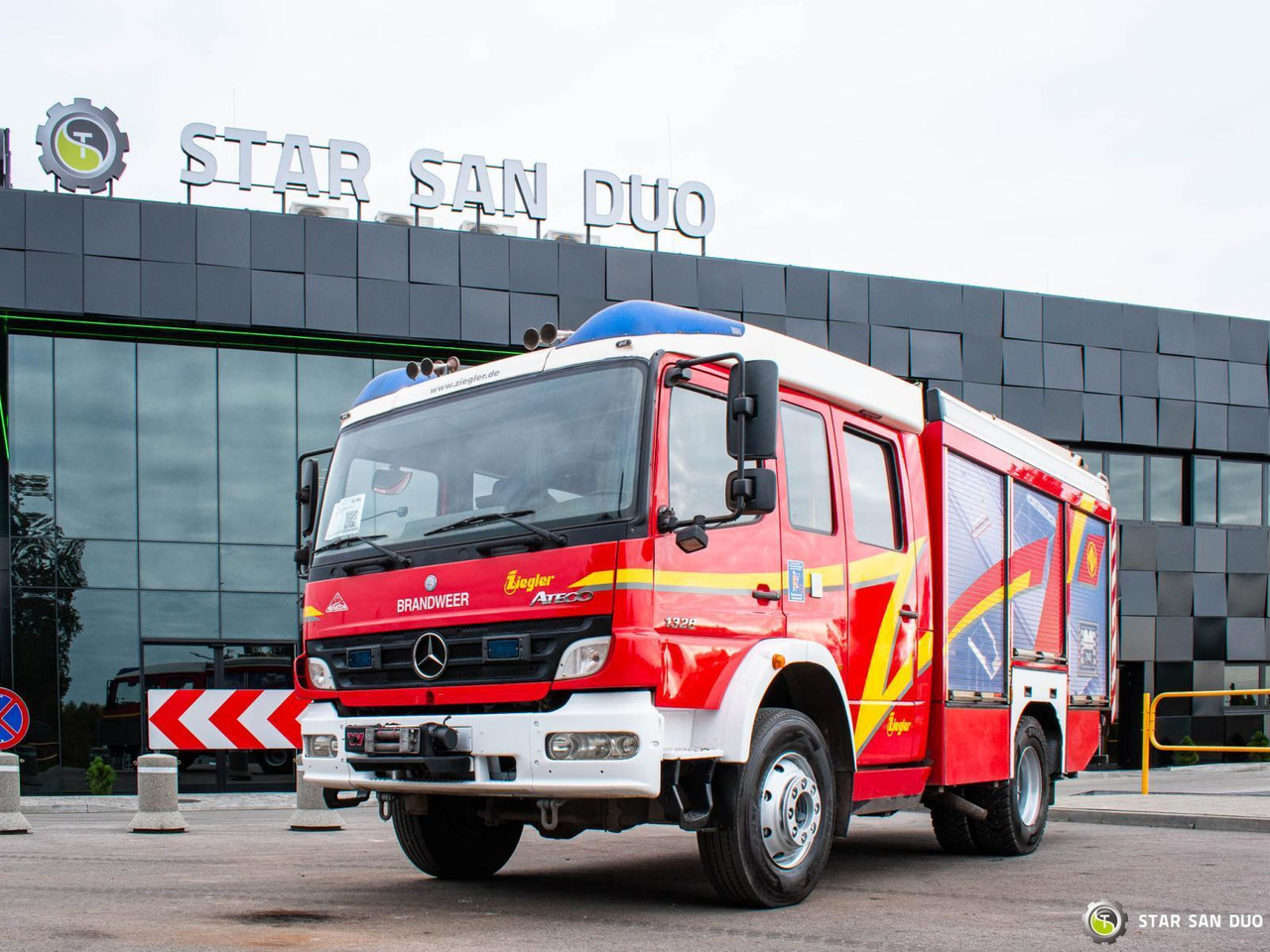 - Fire truck: picture 1 - Fire truck: picture 1