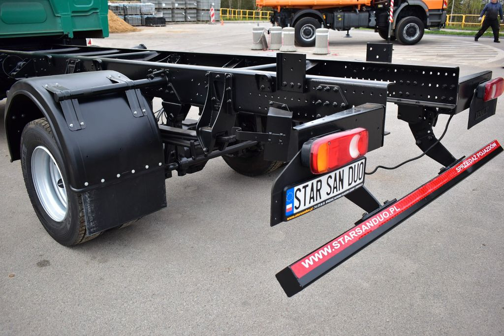 Renault MIDLUM 4x4 DOKA DUBEL KABINE CHASSIS - Cab chassis truck: picture 5 Renault MIDLUM 4x4 DOKA DUBEL KABINE CHASSIS - Cab chassis truck: picture 5
