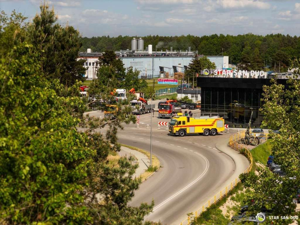Volvo FM 460 6x6 Rosenbauer Fire Truck LSP Water Tank - Truck: picture 4 Volvo FM 460 6x6 Rosenbauer Fire Truck LSP Water Tank - Truck: picture 4