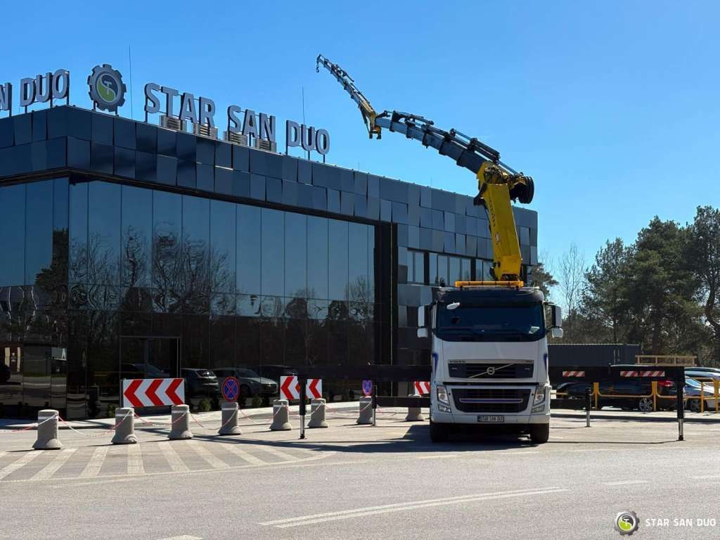 Volvo FH 520 8x4 HMF ODIN K6 EURO 5 FLY JIB Crane - Crane truck: picture 2 Volvo FH 520 8x4 HMF ODIN K6 EURO 5 FLY JIB Crane - Crane truck: picture 2