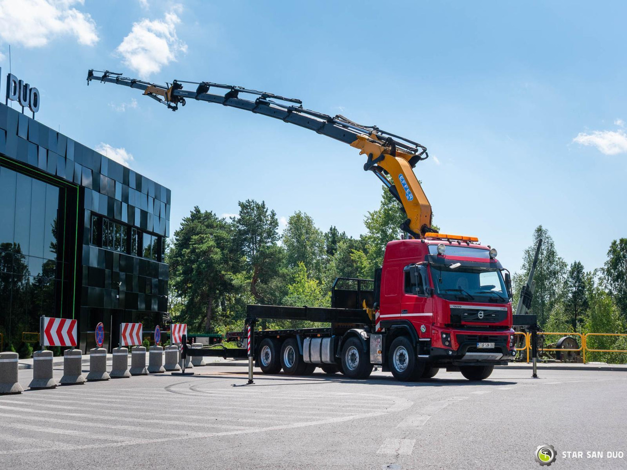- Crane truck: picture 4 - Crane truck: picture 4