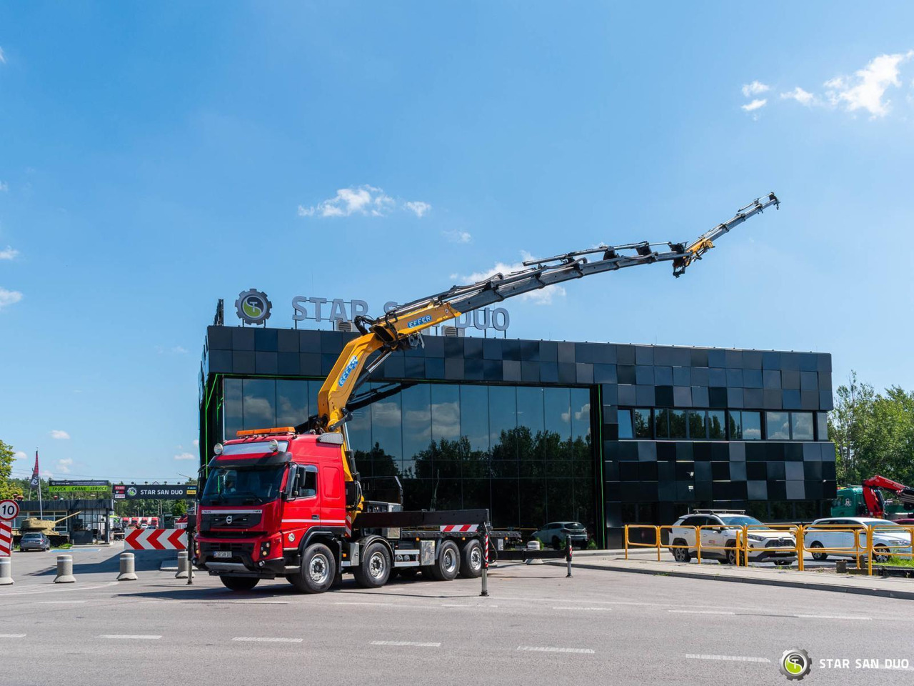 - Crane truck: picture 2 - Crane truck: picture 2