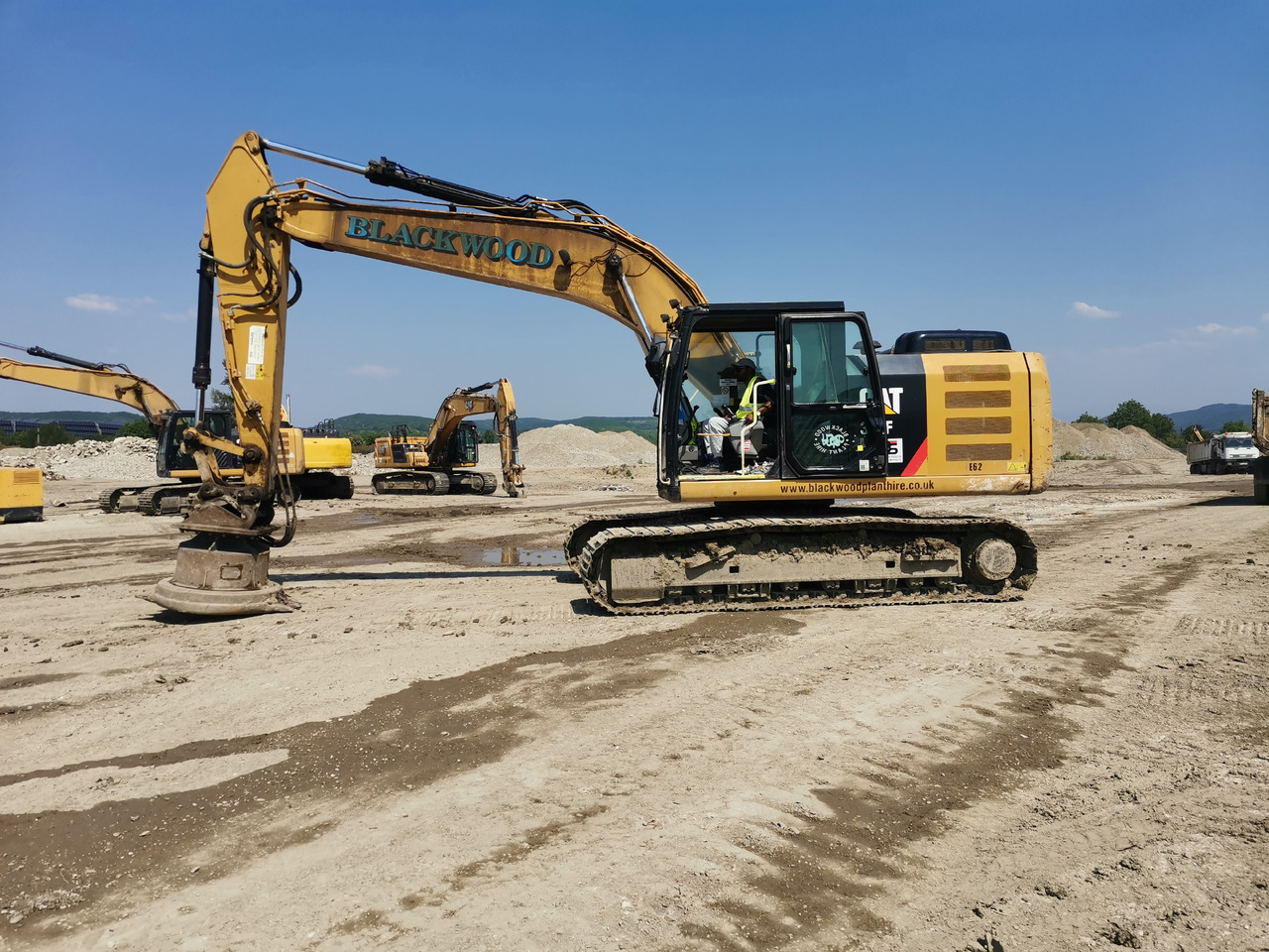 CATERPILLAR 320 F - Crawler excavator: picture 1 CATERPILLAR 320 F - Crawler excavator: picture 1