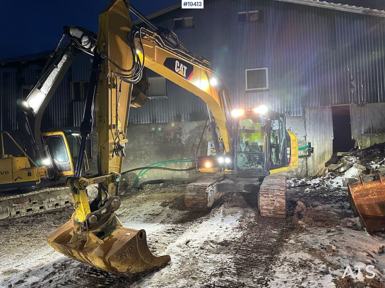 CAT 318EL crawler excavator w/ Cleaning bucket, tooth bucket and rototilt. WATCH VIDEO. - Excavator: picture 1 CAT 318EL crawler excavator w/ Cleaning bucket, tooth bucket and rototilt. WATCH VIDEO. - Excavator: picture 1