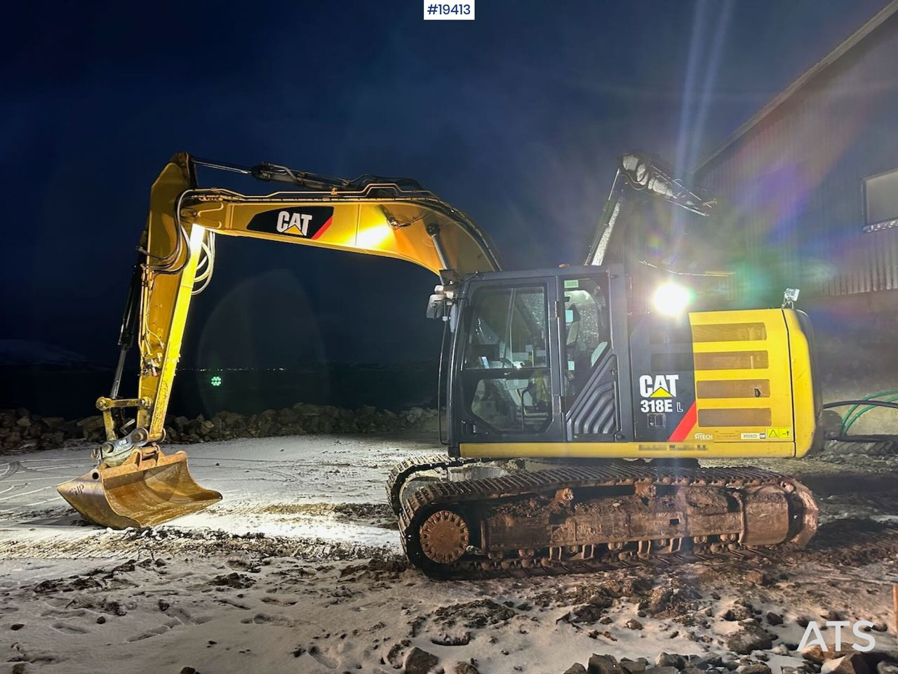 CAT 318EL crawler excavator w/ Cleaning bucket, tooth bucket and rototilt. WATCH VIDEO. - Excavator: picture 2 CAT 318EL crawler excavator w/ Cleaning bucket, tooth bucket and rototilt. WATCH VIDEO. - Excavator: picture 2