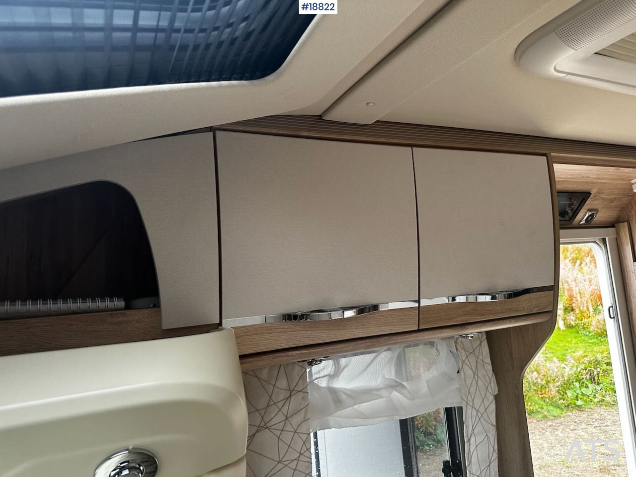 Semi-integrated motorhome Eura MOBIL PROFILA 726 QF: picture 26