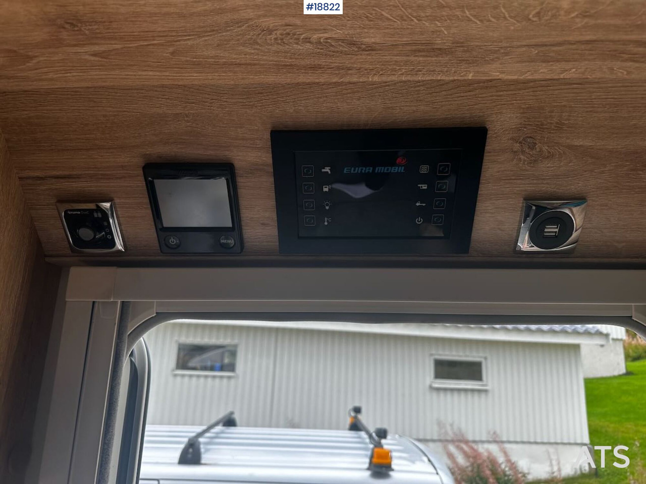 Semi-integrated motorhome Eura MOBIL PROFILA 726 QF: picture 38