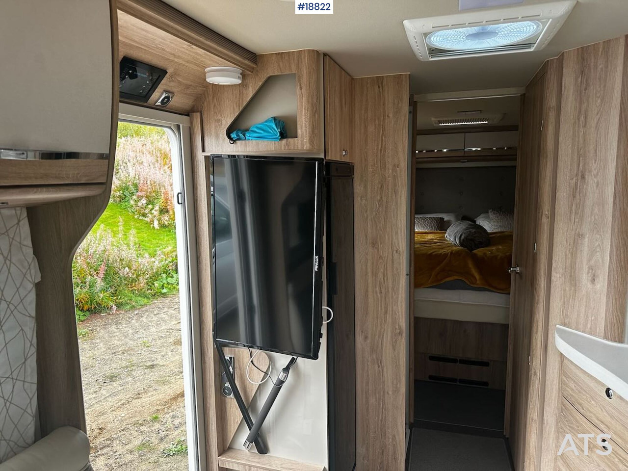 Semi-integrated motorhome Eura MOBIL PROFILA 726 QF: picture 25