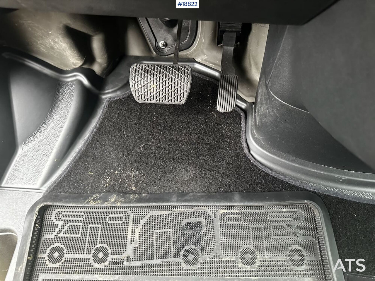 Semi-integrated motorhome Eura MOBIL PROFILA 726 QF: picture 22