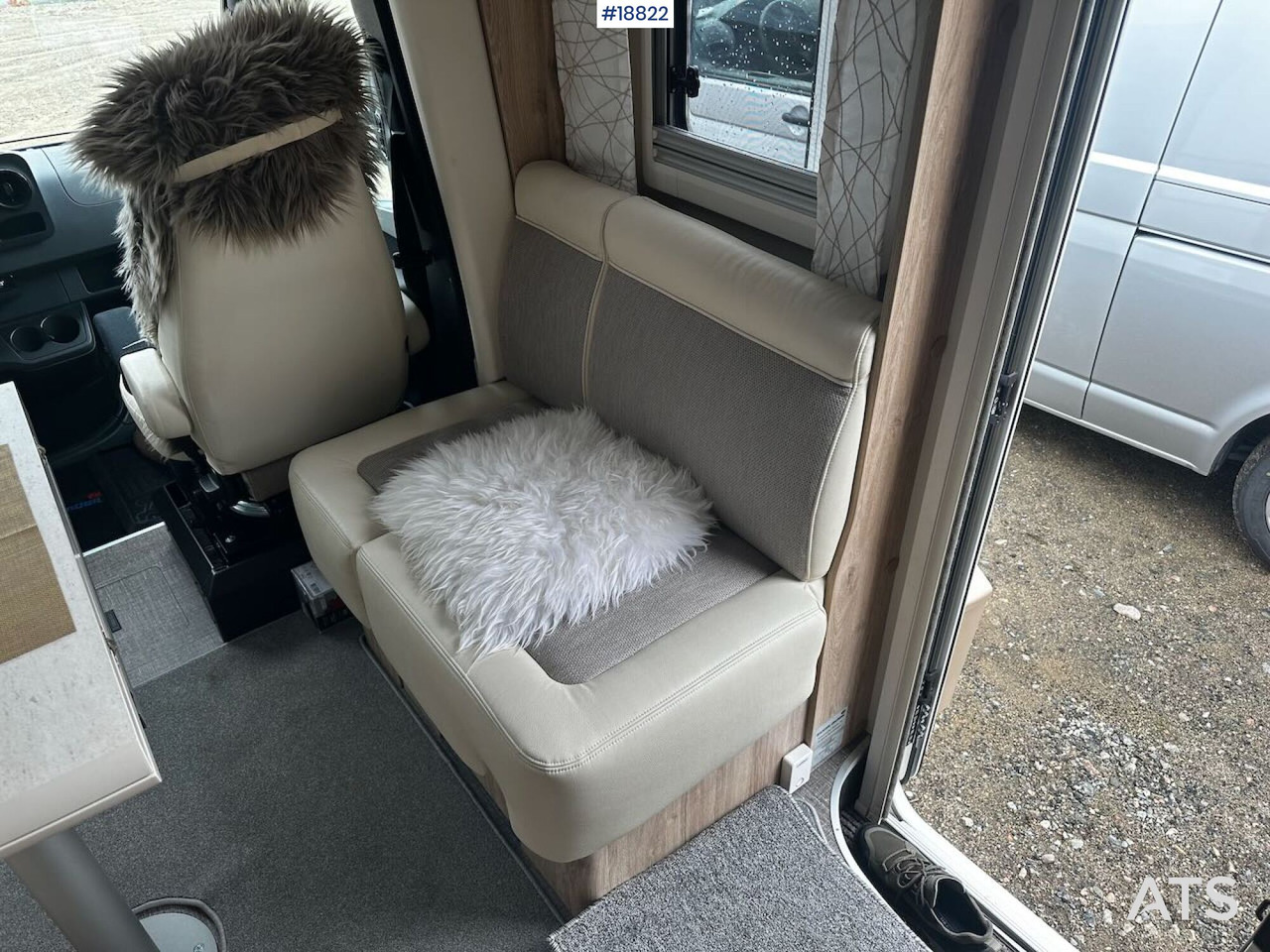 Semi-integrated motorhome Eura MOBIL PROFILA 726 QF: picture 36