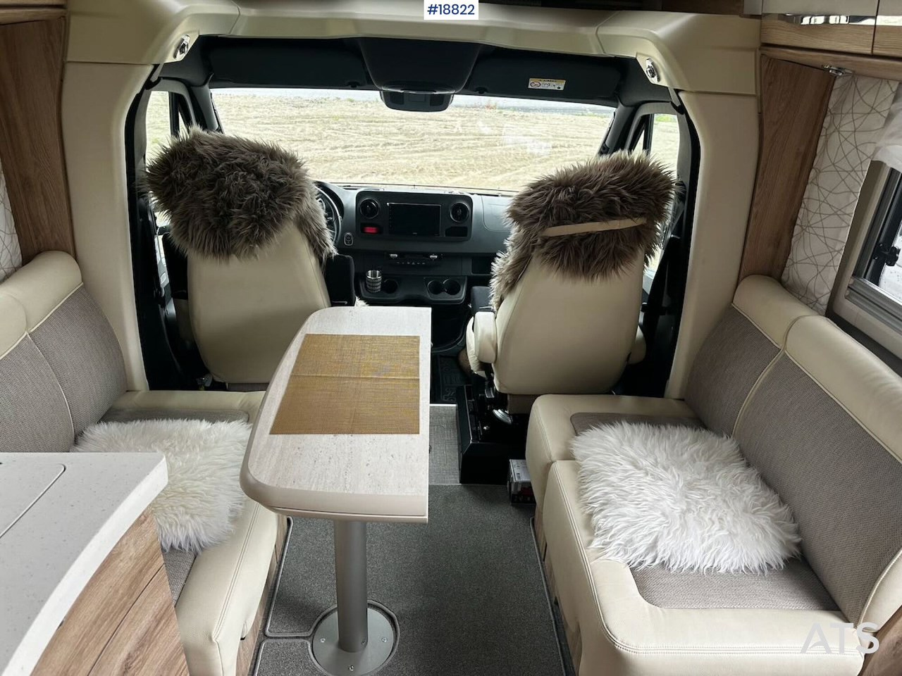 Semi-integrated motorhome Eura MOBIL PROFILA 726 QF: picture 18