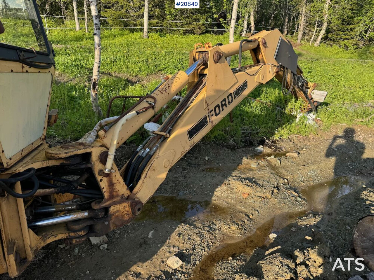 Ford 555 Traktorgraver m/ 2 frontskuffer og 2 graveskuffer - Backhoe loader: picture 5 Ford 555 Traktorgraver m/ 2 frontskuffer og 2 graveskuffer - Backhoe loader: picture 5