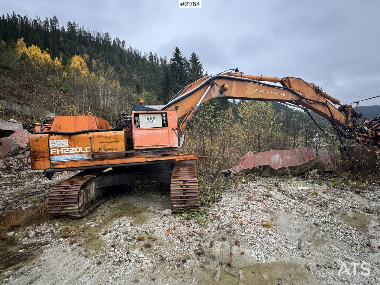 Hitachi Ca 1988 Hitachi FH220LC graver selges som rep.objekt. Ikke kjørbar. - Crawler excavator: picture 5 Hitachi Ca 1988 Hitachi FH220LC graver selges som rep.objekt. Ikke kjørbar. - Crawler excavator: picture 5