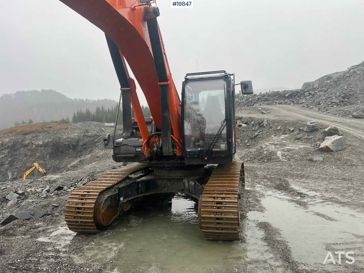 Hitachi ZX350LC-5B - Excavator: picture 2 Hitachi ZX350LC-5B - Excavator: picture 2