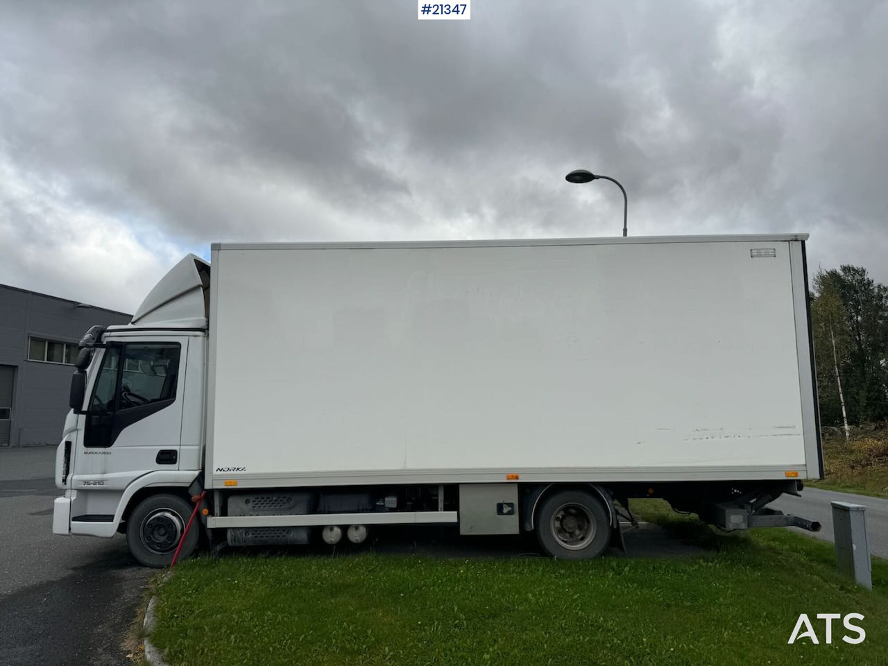 Iveco Eurocargo 75-210 - Box truck: picture 2 Iveco Eurocargo 75-210 - Box truck: picture 2