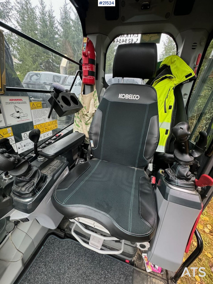 Crawler excavator Kobelco SK140SRLC: picture 41