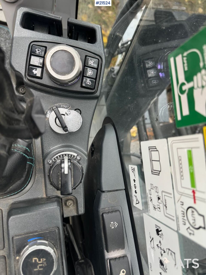 Crawler excavator Kobelco SK140SRLC: picture 38