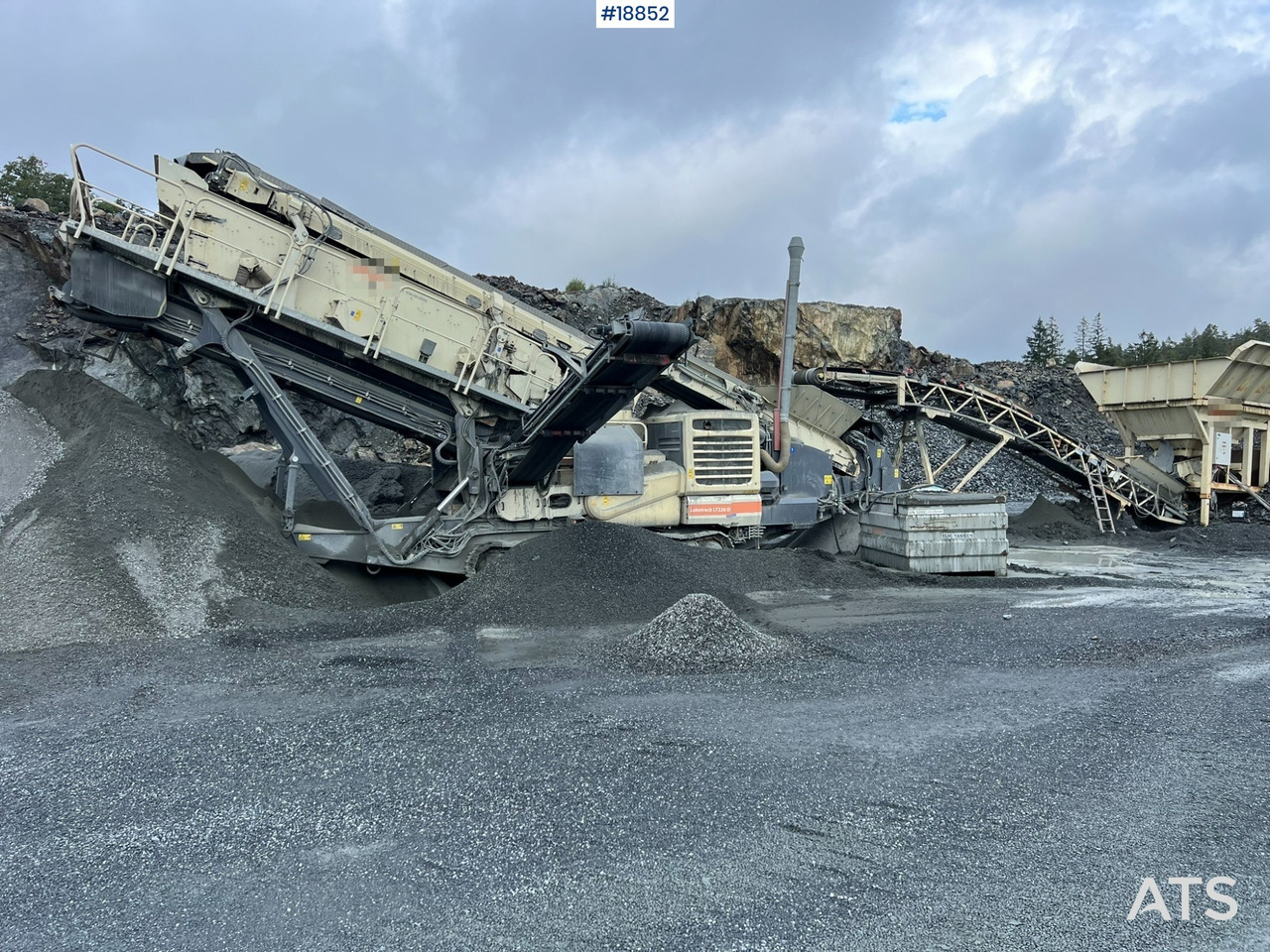 Mobile crusher Metso Lokotrack LT220D Finknuser m/ sikt, matekasse og transportbånd: picture 8