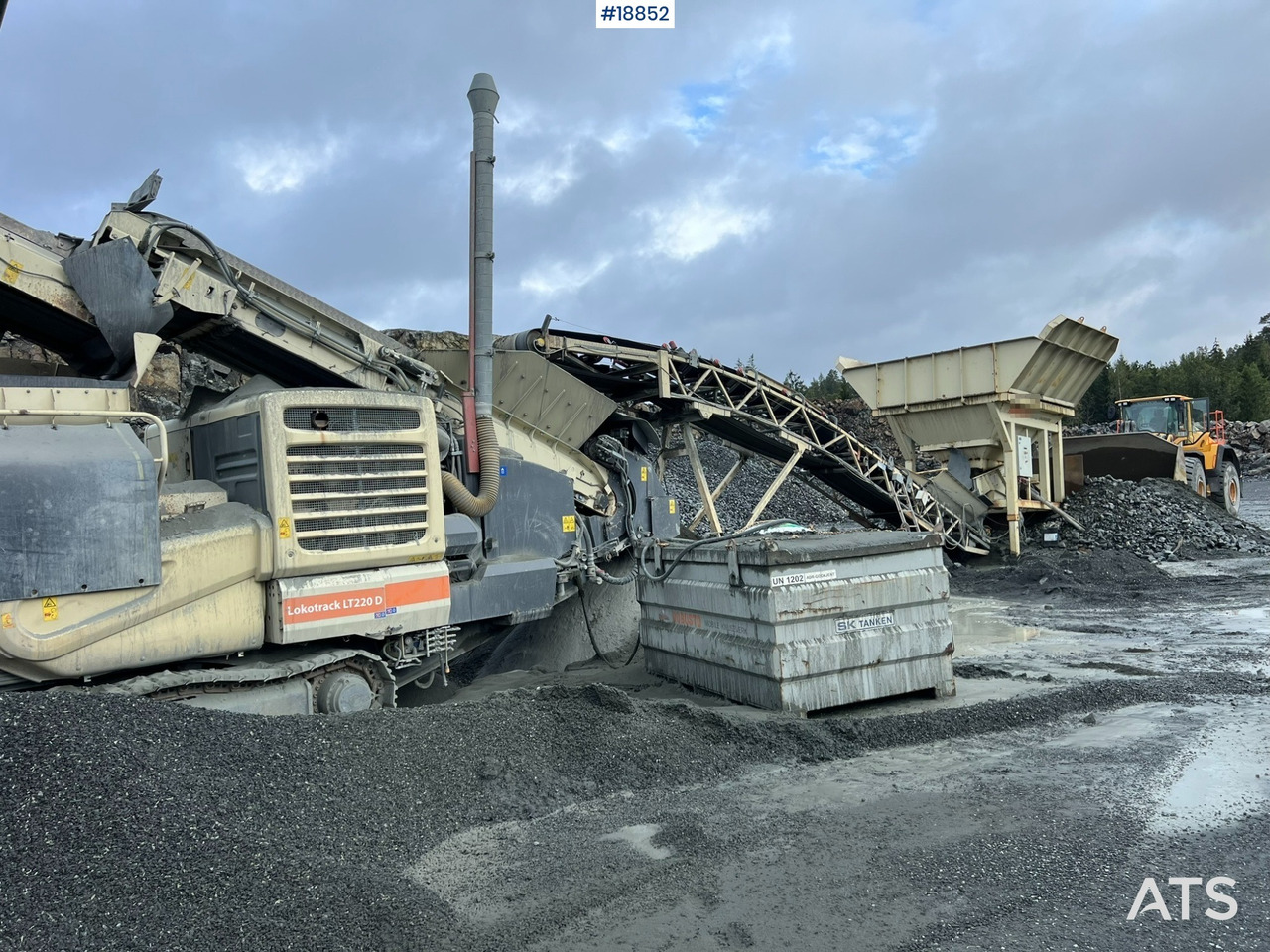 Mobile crusher Metso Lokotrack LT220D Finknuser m/ sikt, matekasse og transportbånd: picture 35