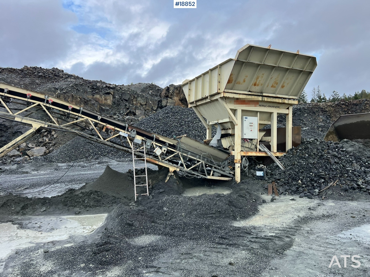 Mobile crusher Metso Lokotrack LT220D Finknuser m/ sikt, matekasse og transportbånd: picture 37