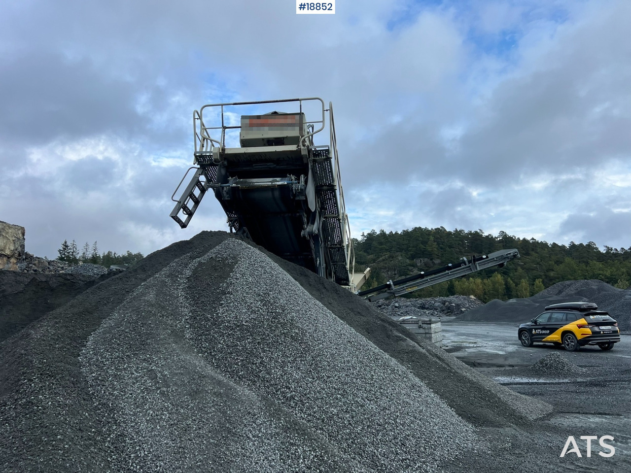 Mobile crusher Metso Lokotrack LT220D Finknuser m/ sikt, matekasse og transportbånd: picture 12