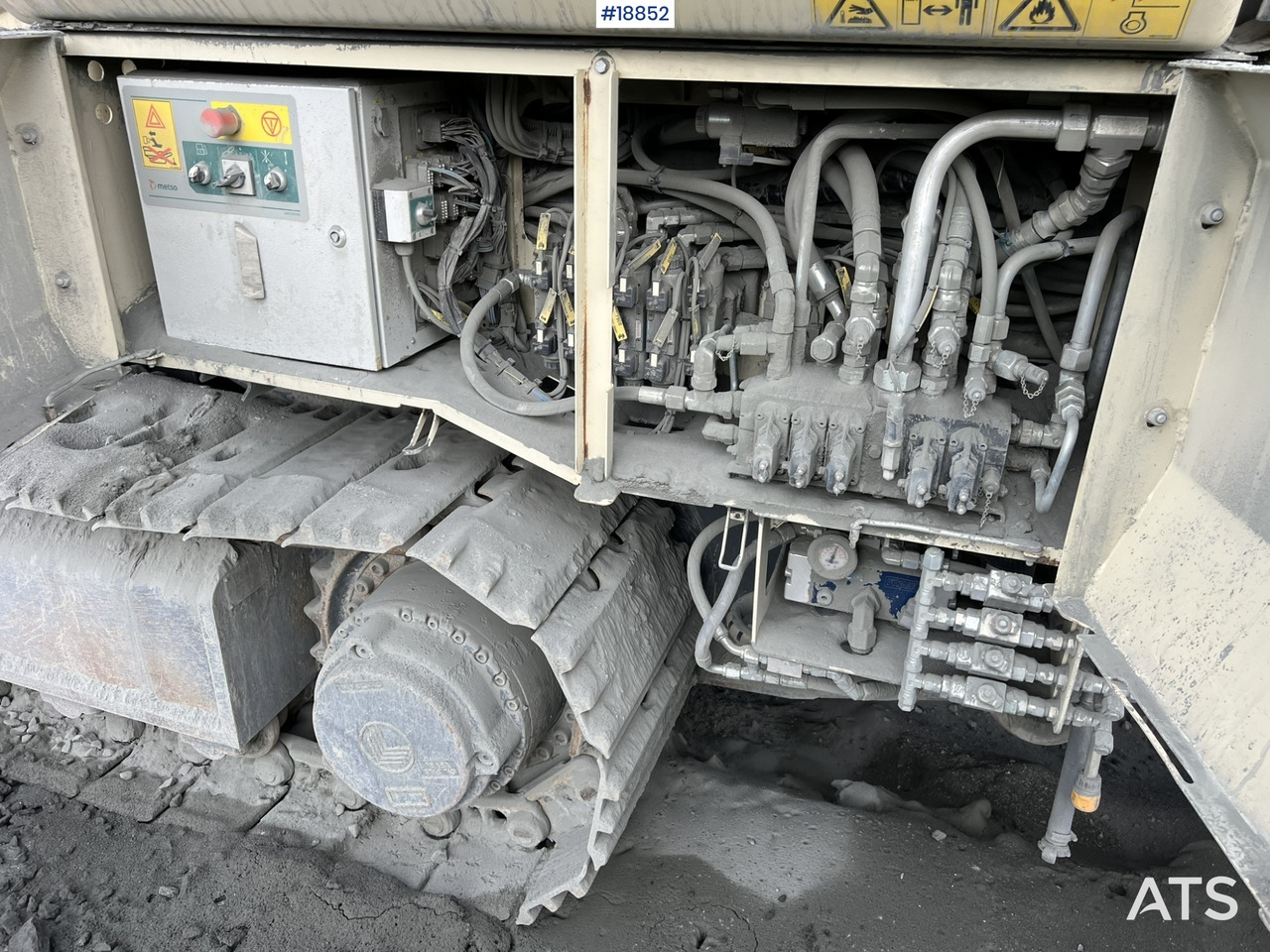 Mobile crusher Metso Lokotrack LT220D Finknuser m/ sikt, matekasse og transportbånd: picture 32