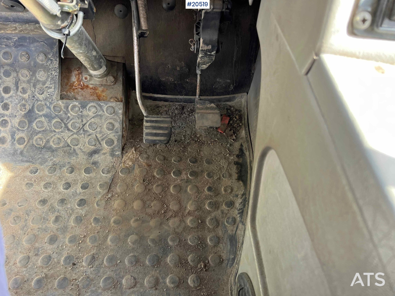 Dumper Moxy MT 26: picture 32