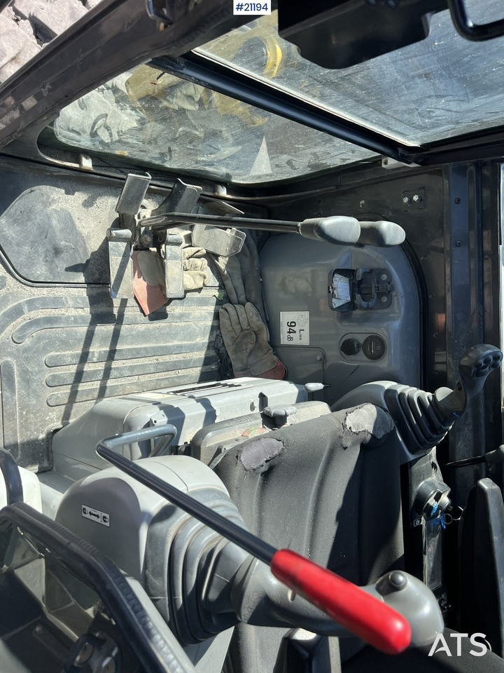 Crawler excavator New Holland E55B: picture 18