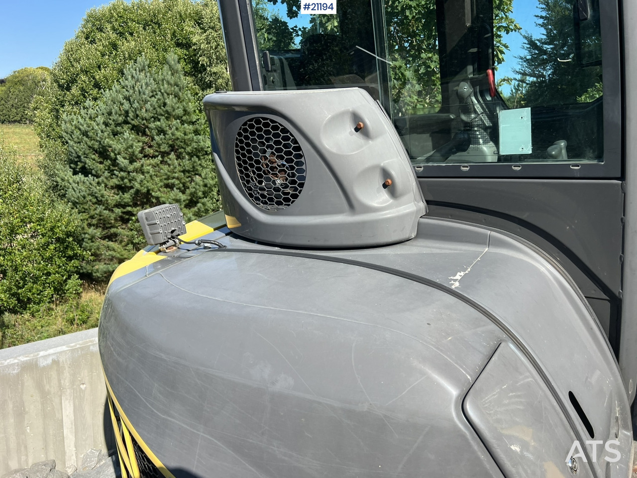 Crawler excavator New Holland E55B: picture 13