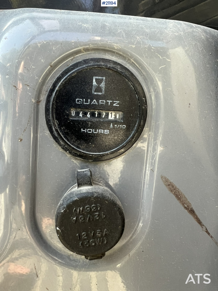 Crawler excavator New Holland E55B: picture 16