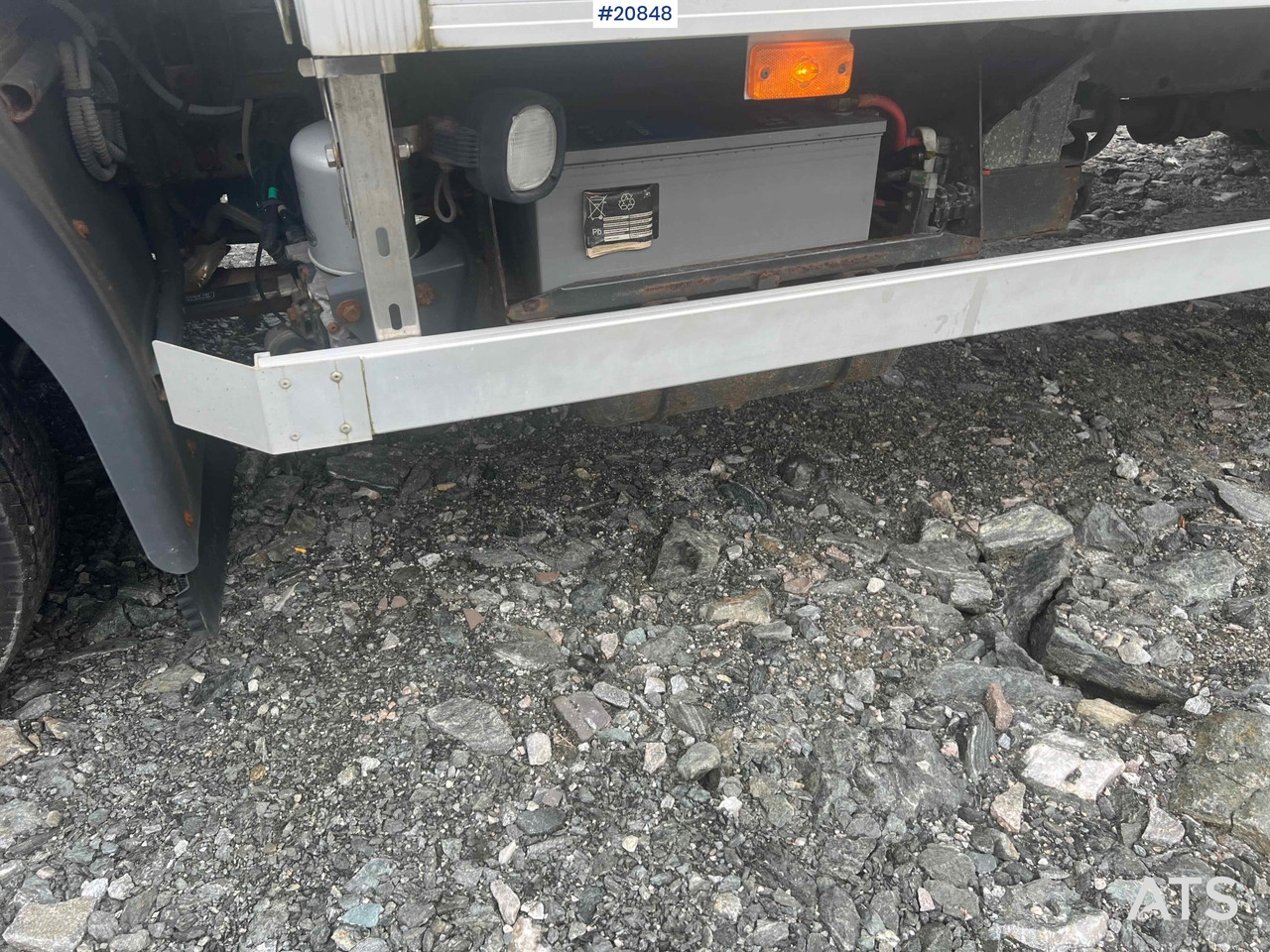 Box truck Renault midlum: picture 43