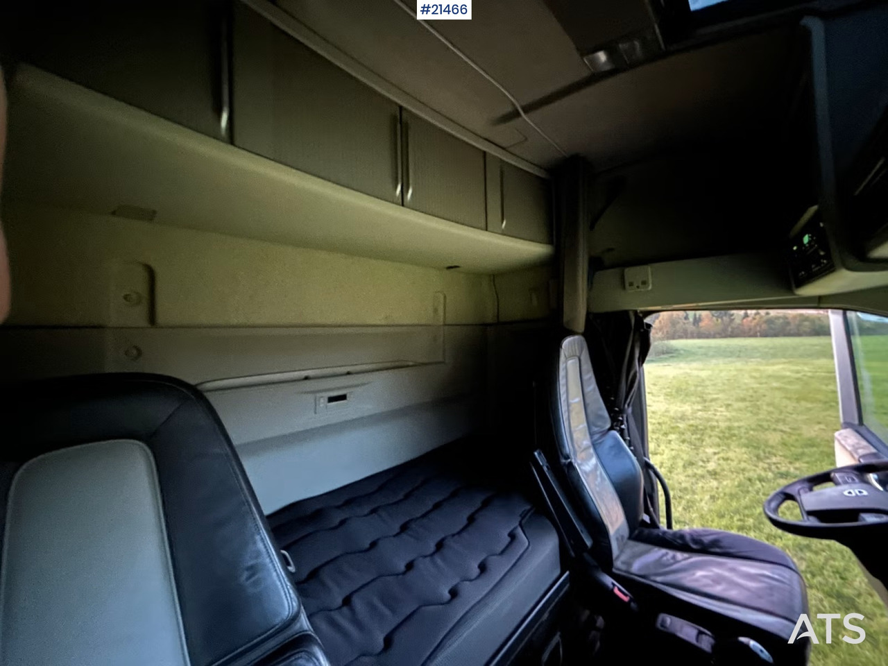 Tractor unit Volvo FH540: picture 8