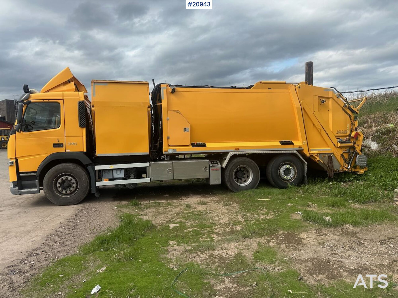 Volvo FM370 - Garbage truck: picture 3 Volvo FM370 - Garbage truck: picture 3