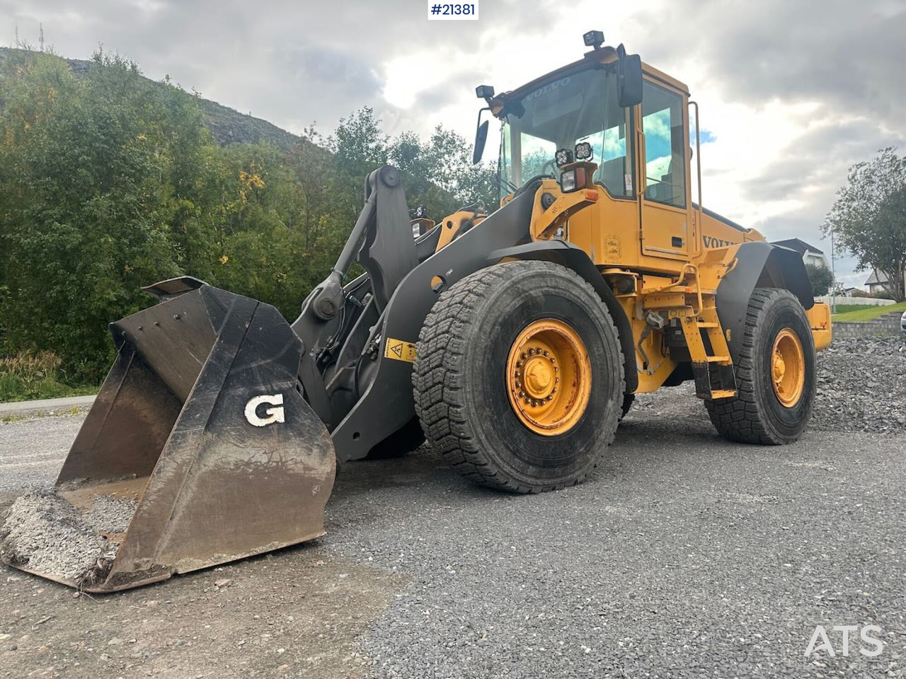 Volvo L90E - Wheel loader: picture 1 Volvo L90E - Wheel loader: picture 1