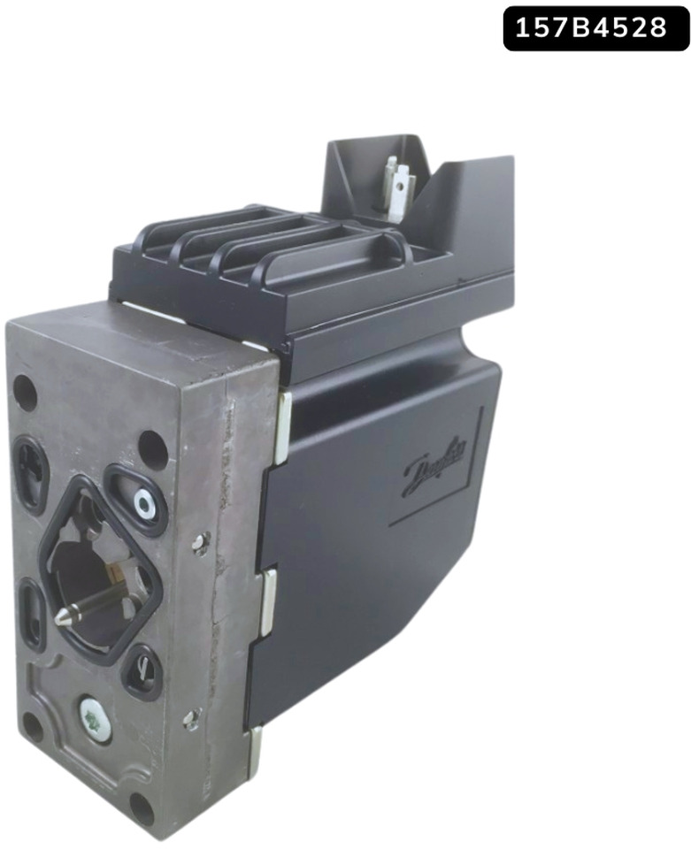 Danfoss Solenoid Valve 157B4528 - Hydraulic valve for Loader crane: picture 3 Danfoss Solenoid Valve 157B4528 - Hydraulic valve for Loader crane: picture 3