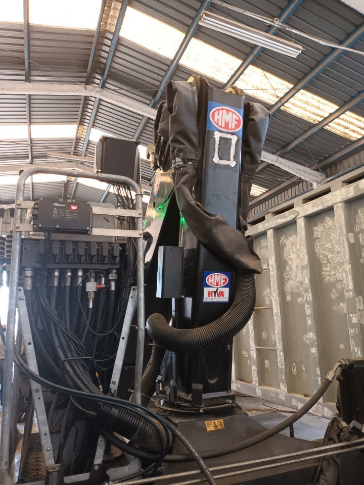 HMF 1643 - Loader crane: picture 1 HMF 1643 - Loader crane: picture 1