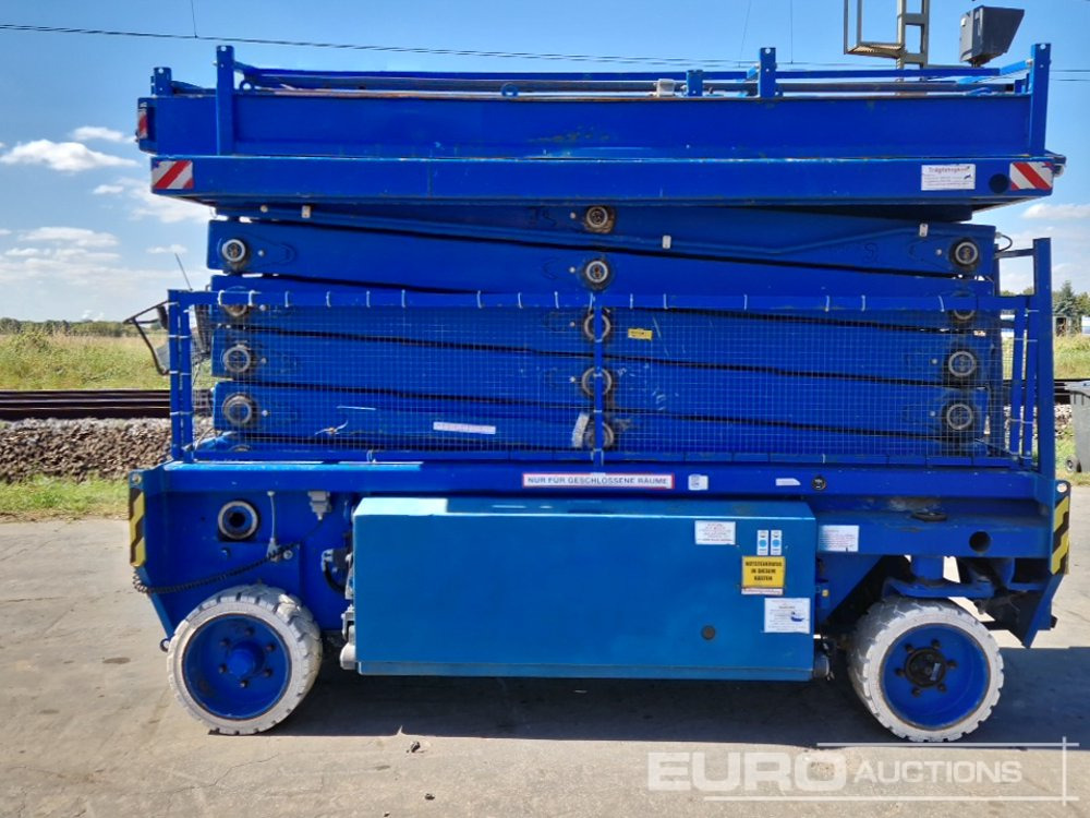 2009 Holland Lift N-165 EL12 - Aerial platform: picture 2 2009 Holland Lift N-165 EL12 - Aerial platform: picture 2