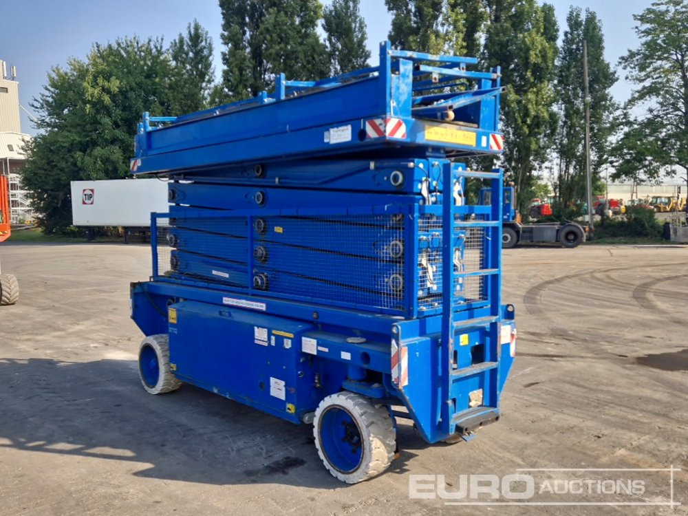 2009 Holland Lift N-165 EL12 - Aerial platform: picture 4 2009 Holland Lift N-165 EL12 - Aerial platform: picture 4