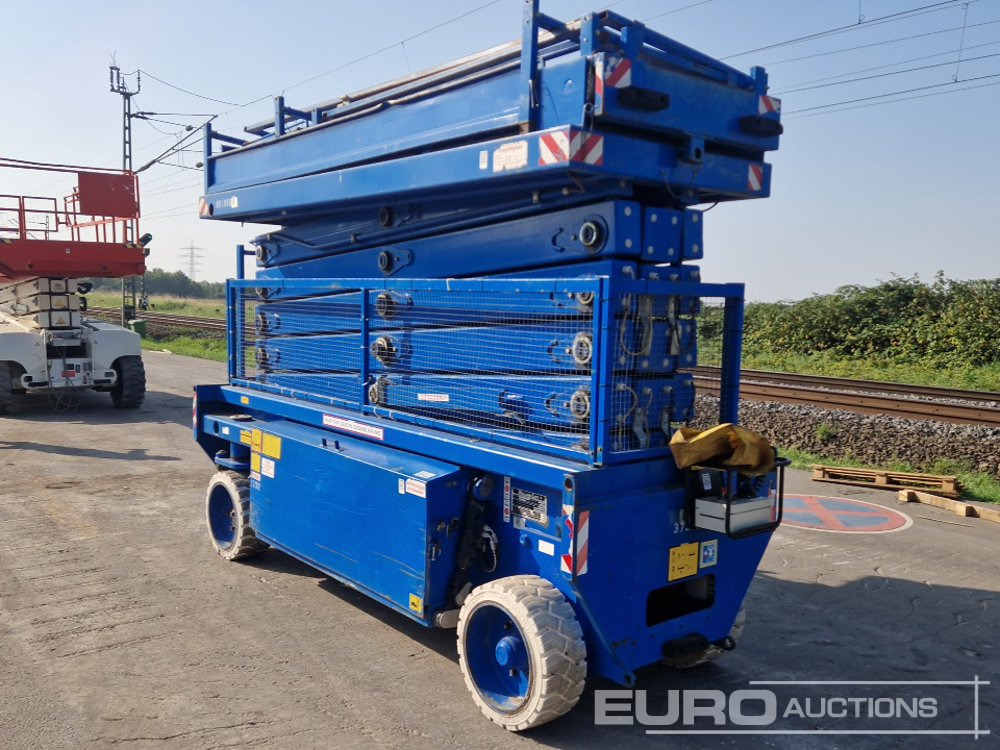 2009 Holland Lift N-165 EL12 - Aerial platform: picture 2 2009 Holland Lift N-165 EL12 - Aerial platform: picture 2