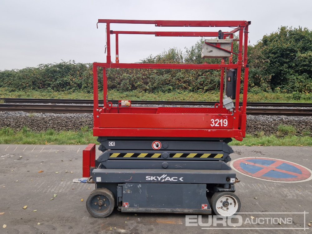 2010 SkyJack SJ111-3219 - Aerial platform: picture 2 2010 SkyJack SJ111-3219 - Aerial platform: picture 2