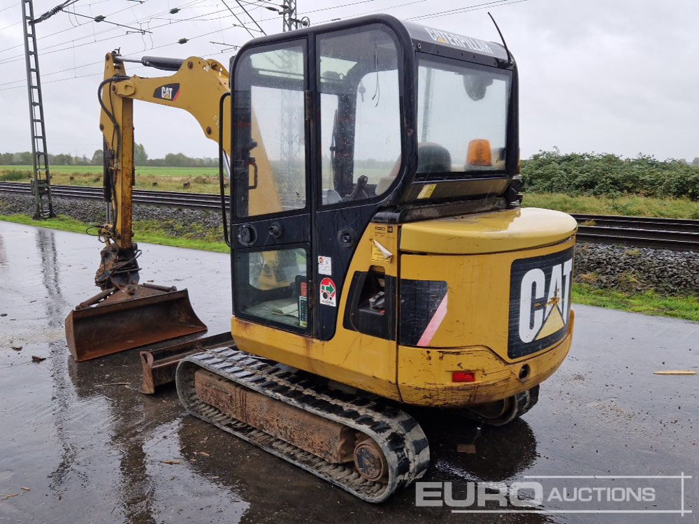 2011 CAT 302.5C - Mini excavator: picture 3 2011 CAT 302.5C - Mini excavator: picture 3