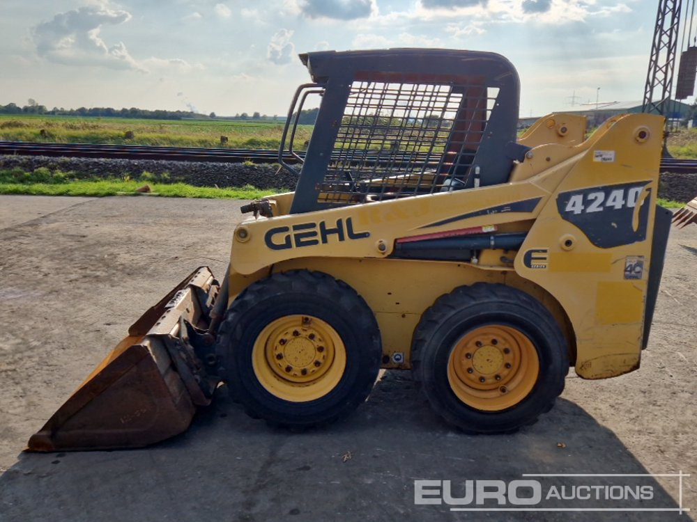 2013 Gehl 4240 - Skid steer loader: picture 2 2013 Gehl 4240 - Skid steer loader: picture 2