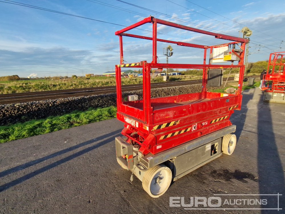 2013 SkyJack SJIII-3220 - Scissor lift: picture 4 2013 SkyJack SJIII-3220 - Scissor lift: picture 4