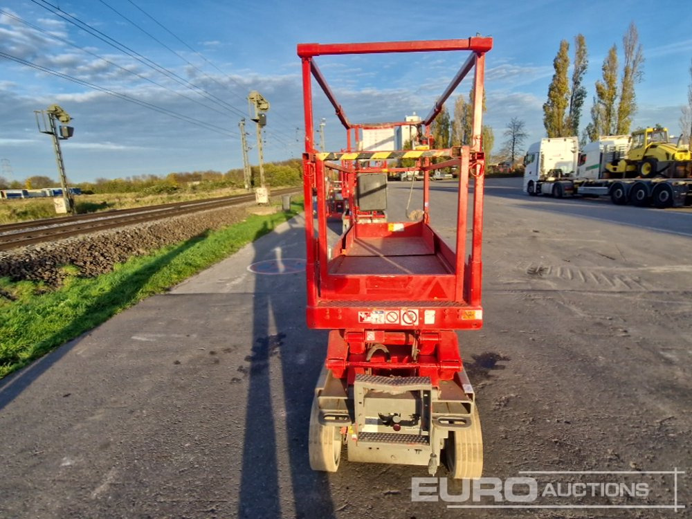 2013 SkyJack SJIII-3220 - Scissor lift: picture 3 2013 SkyJack SJIII-3220 - Scissor lift: picture 3